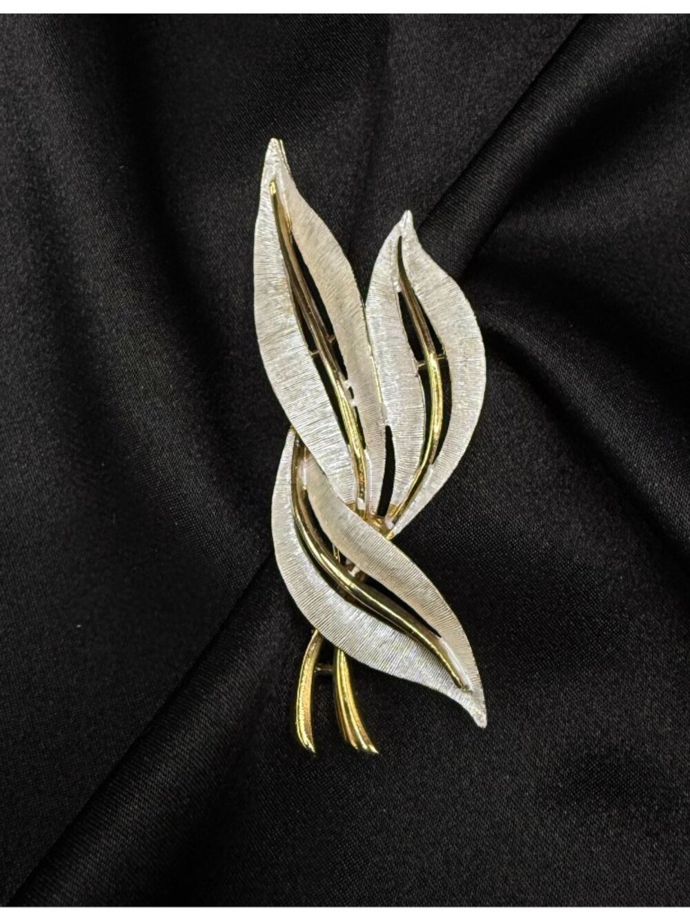 Vintage JJ Signed Gold-Tone & Silver-Tone Leaf Brooch Pin